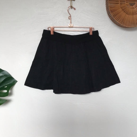XCVI Dresses & Skirts - XCVI Black Mini Skirt, Large